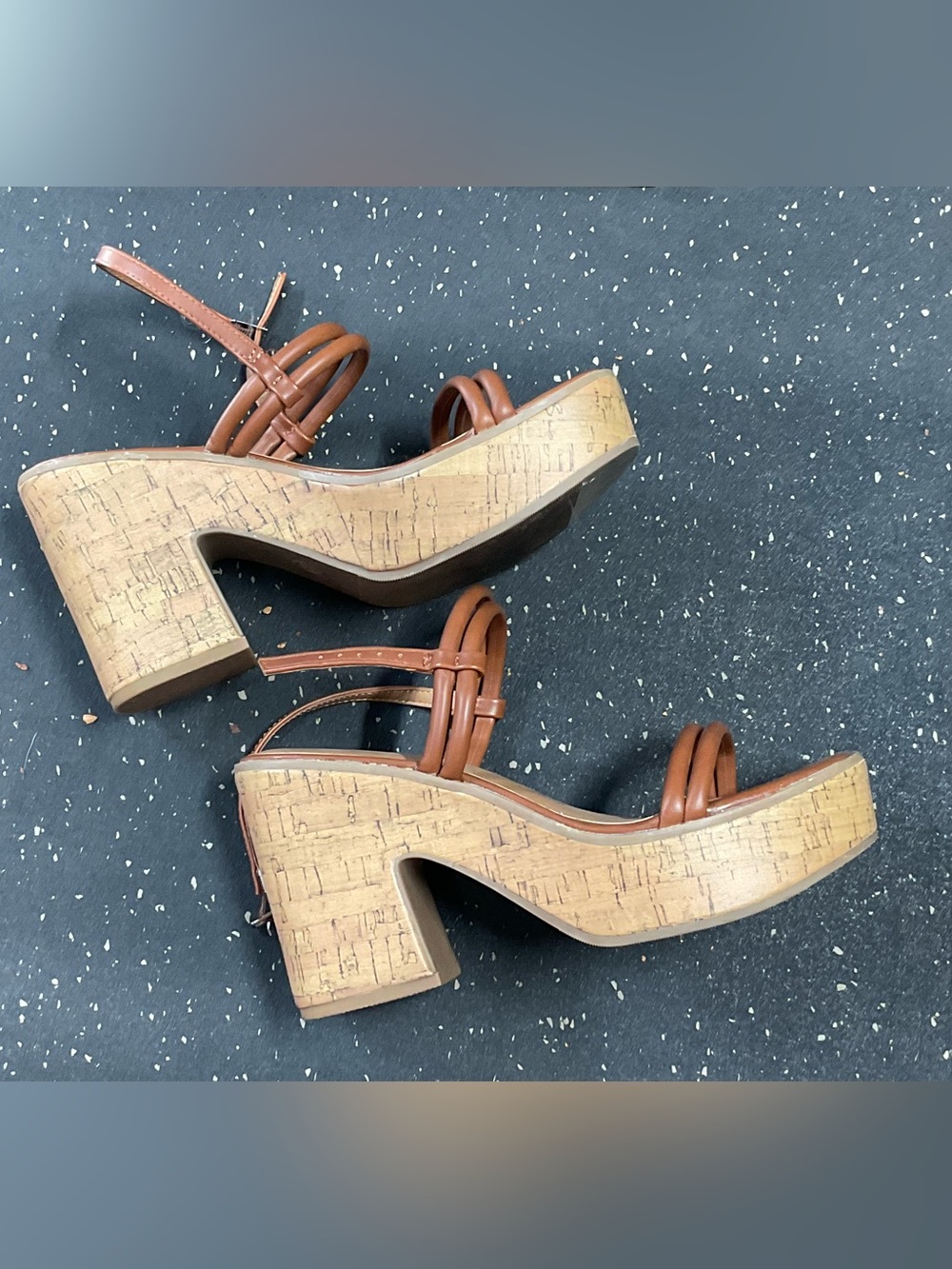 Universal thread cork sandals